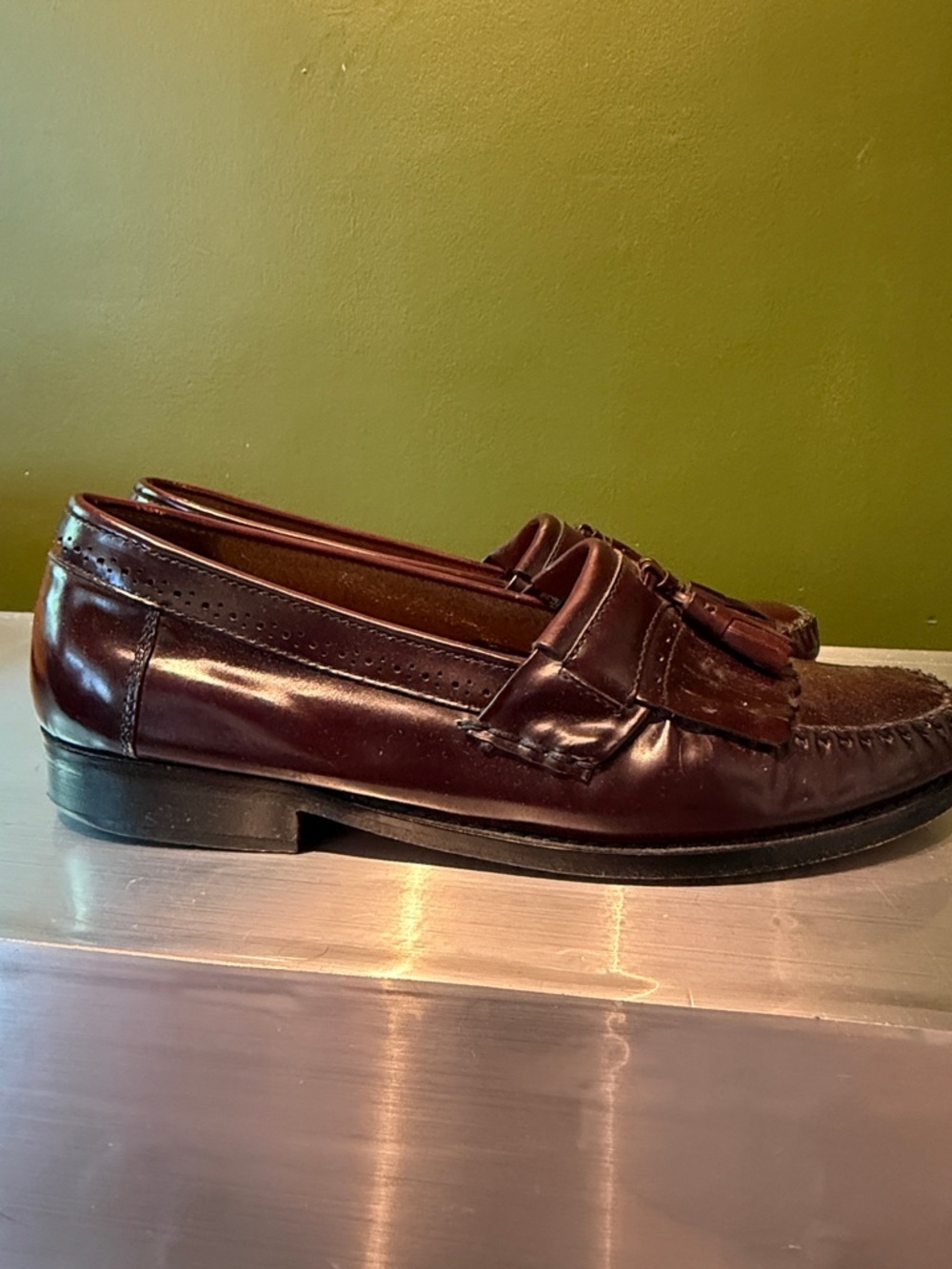 Men's Weejuns Tassel Penny Loafers in Burgundy - Picture 5 of 10